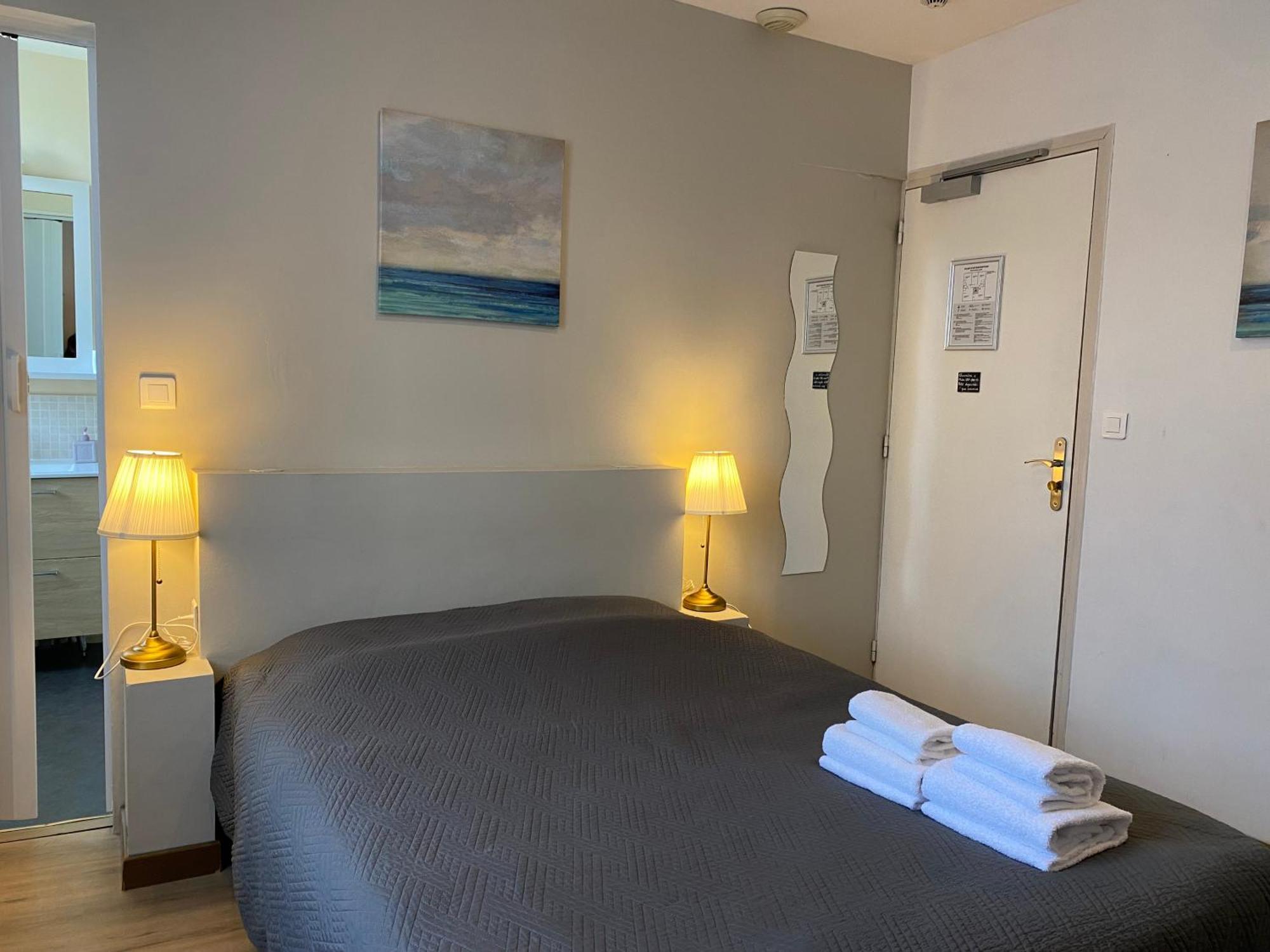 Hotel Saint Yves Nantes Kültér fotó